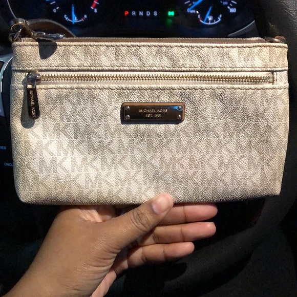 Small Handbag - Picture 1 of 3